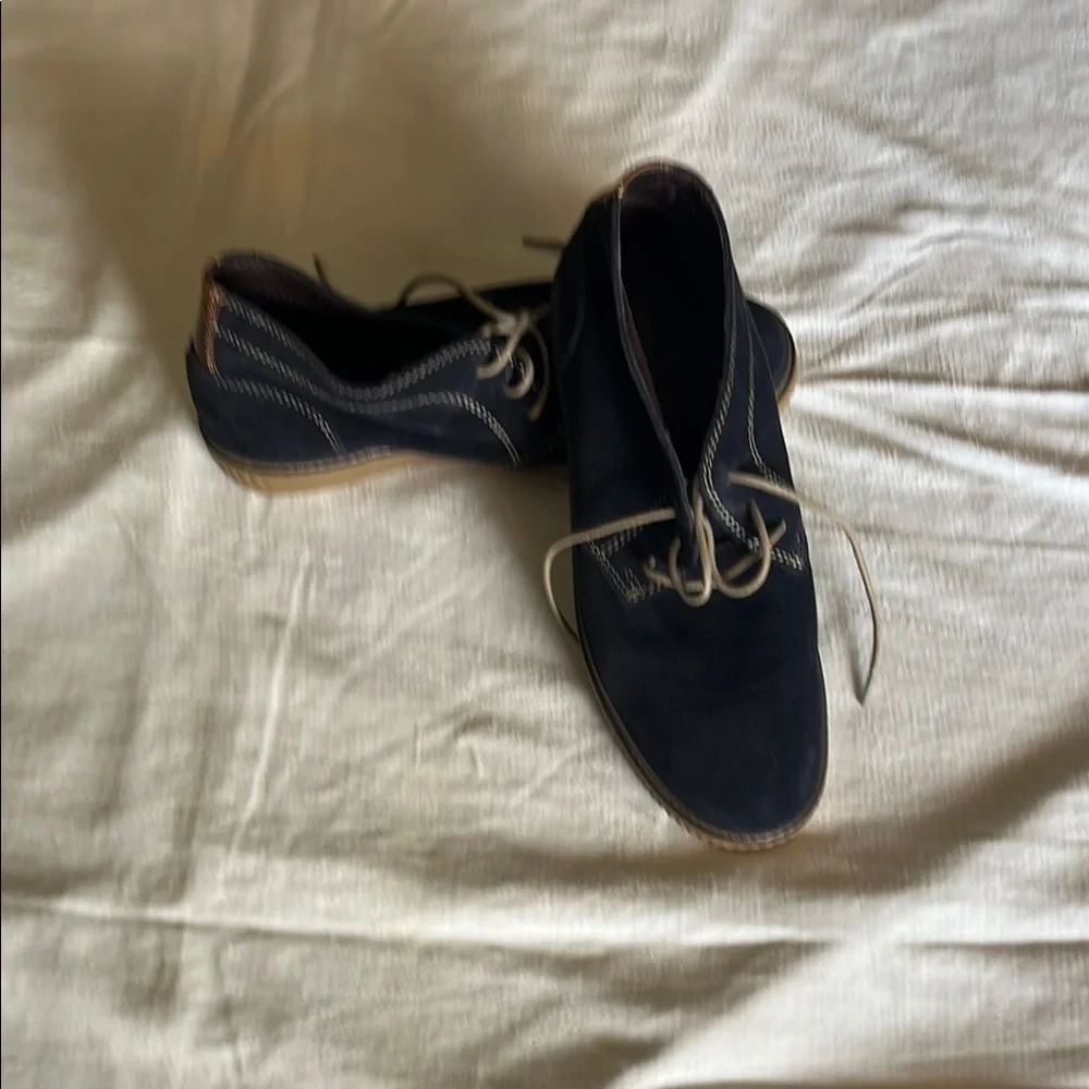 Johnston & Murphy Black Suede Lace-Up Shoes – Size 8.5